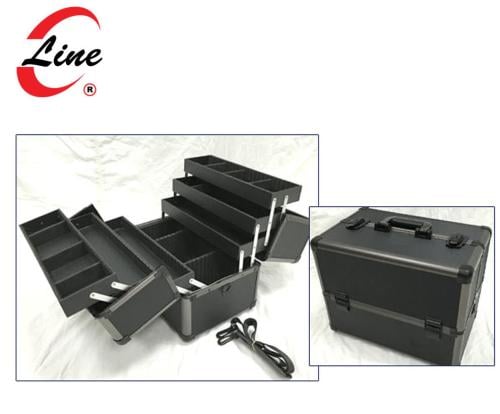 شنطة طبيب - الومنيوم - مطورة - مع ثلاثة ارفف بلاست...