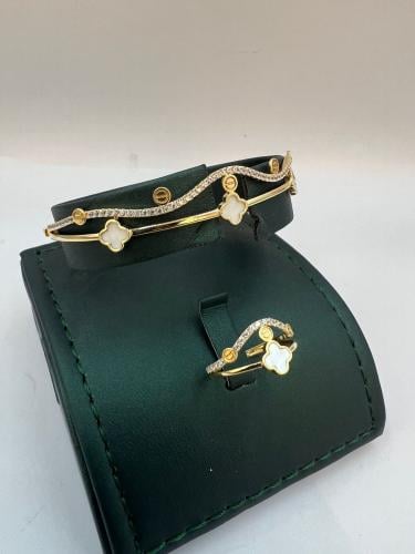 سواره و خاتم ذهب عيار18 وزن 7.86 مقاس الخاتم 15 بو...