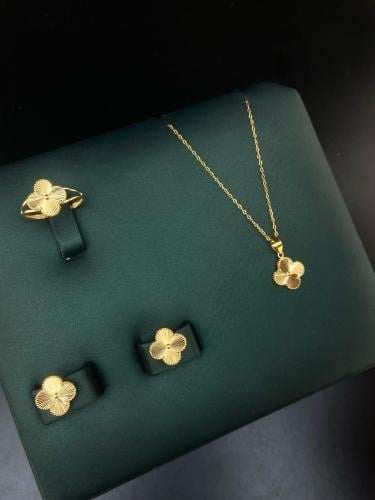 نص طقم الورده ذهب عيار21 فاخر و انيق مقاس الخاتم 1...