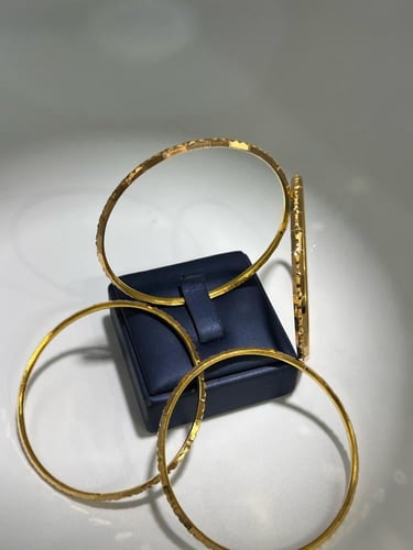 غوايش ذهب عيار21 فاخره و انيقه مقاس14 السعر للحبه...