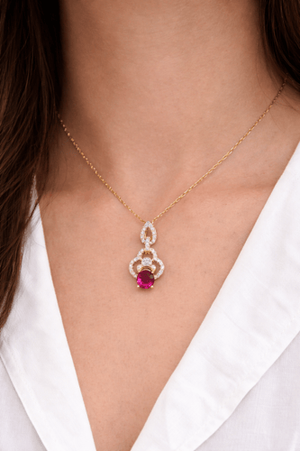 عقد ذهب عيار 18 بتصميم أنيق وزن 2.10 جرام