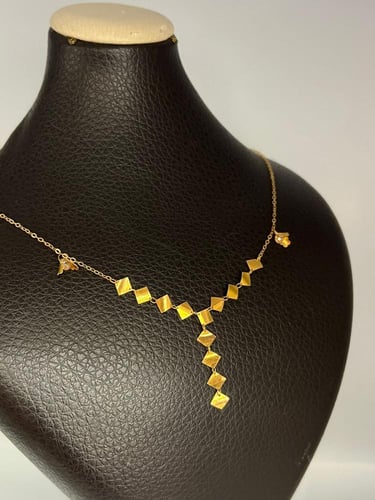 شوكر ذهب عيار21 ناعم و انيق وزن 2.07 جرام