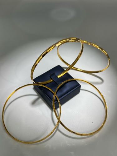 غوايش ذهب عيار21 فاخره و مميزه مقاس21 السعر للحبه...