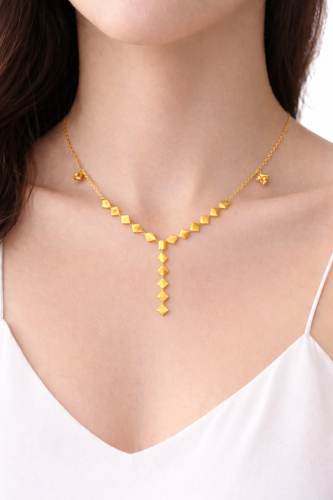 شوكر ذهب عيار21 ناعم و انيق وزن 2.07 جرام