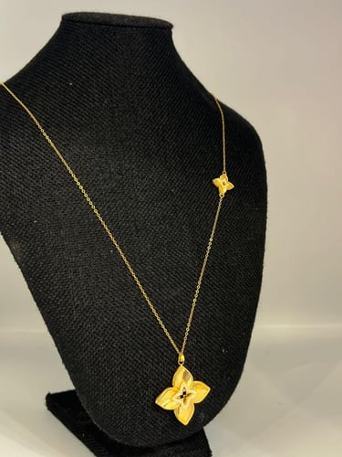 سبحة ذهب عيار 21 بتصميم وردة أنيقه وزن 18.46 جرام