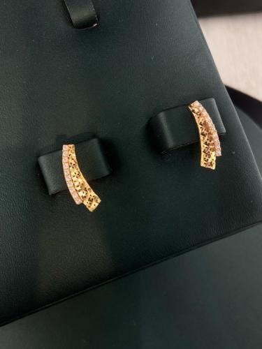 حلق ذهب عيار21 فاخر و انيق للمناسبات وزن 1.62 بواب...