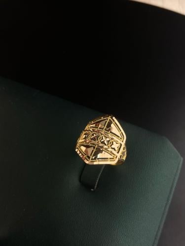 خاتم عريض فاخر و مميز للهدايا ذهب عيار21 وزن 2.19...