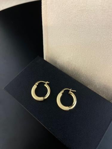 حلق ايطالي ذهب عيار18 فاخر و انيق وزن 1.27 بوابة.4