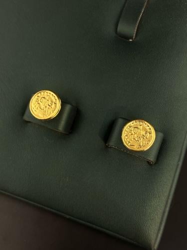 حلق الجنيه ناعم و انيق للهدايا ذهب عيار18 وزن 0.48...