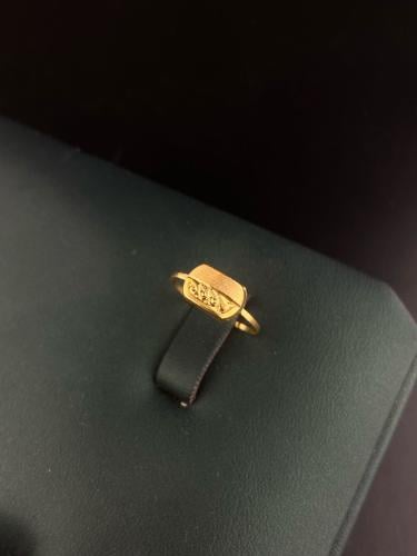 خاتم ذهب عيار18 ناعم و انيق للهدايا مقاس12 وزن 0.3...