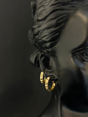 حلق ذهب عيار18 فاخر و مميز لبس يومي بوابة.4