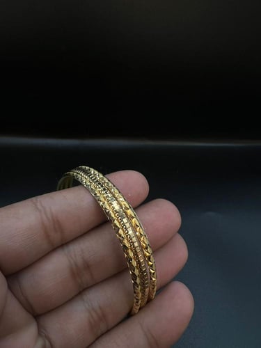 تركيبه غوايش فاخره و مميزه ذهب عيار٢١ مقاس19 الوزن...