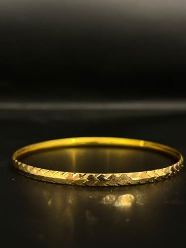 غوايش ذهب عيار21 فاخره و مميزه مقاس21 وزن 5.80 للح...