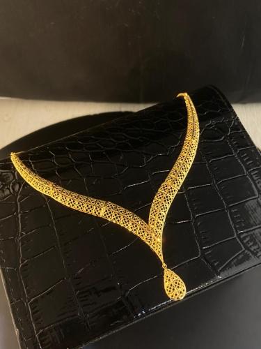 قلاده فاخره و مميزه للمناسبات ذهب عيار21 وزن 8.37...