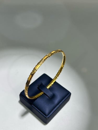 غوايش ذهب عيار21 فاخره و انيقه مقاس18 السعر للحبه...