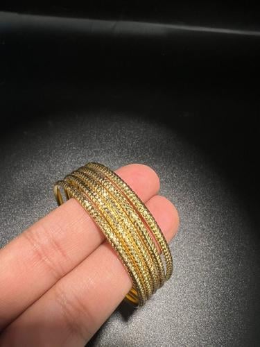 غوايش فاخره و انيقه ذهب عيار٢١ السعر للحبه بوابة.5