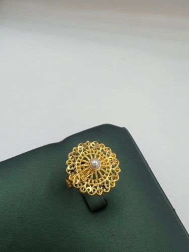 خاتم ذهب عيار٢١ بحريني فاخر و انيق مقاس19 الوزن 4....