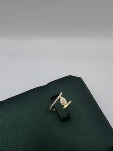 خاتم تصميم الماس فاخر و انيق ذهب عيار١٨ مقاس14