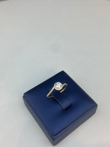 خاتم تصميم الماس فاخر و انيق ذهب عيار١٨ مقاس 12