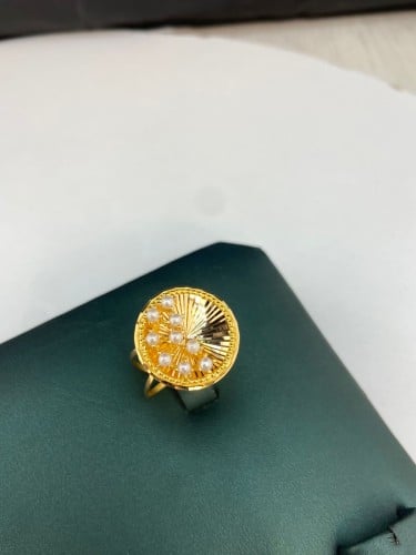 خاتم ذهب عيار21 بحريني فاخر و انيق مقاس20 الوزن 4....