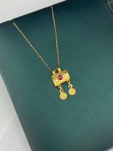 قلادة بيت القران ناعمه ذهب عيار21 الوزن1.59