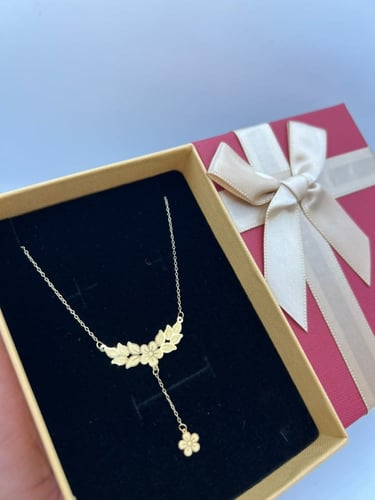 شوكر غصن الزيتون مميز و انيق ذهب عيار18 الوزن 0.90