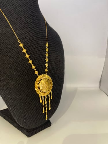 قلاده مميزه و انيق عيار21 الوزن 11.69