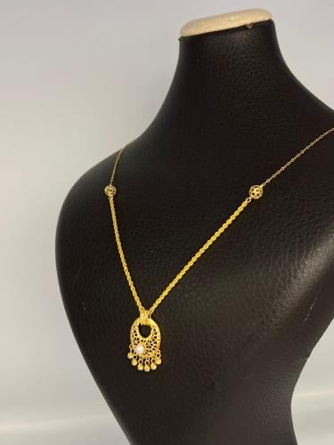 قلادة ذهب عيار21 فاخره و مميزه للهدايا بوابة.5