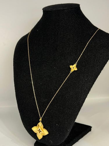 سبحة ذهب عيار 21 بتصميم وردة أنيقه وزن 18.46 جرام