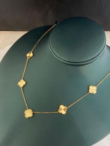 قلادة خمس وردة فاخره و مميزه ذهب عيار21 الوزن 6.10...