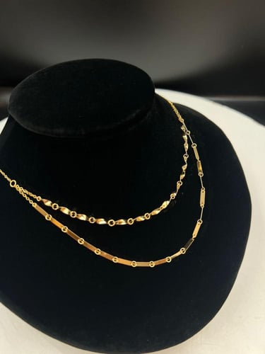 قلاده دورين مميزه و انيقه ذهب عيار٢١ الوزن 3.18بوا...