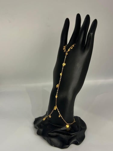 كف ذهب عيار 21 بتصميم أنثوي ناعم… فخامة تزين يدك ب...