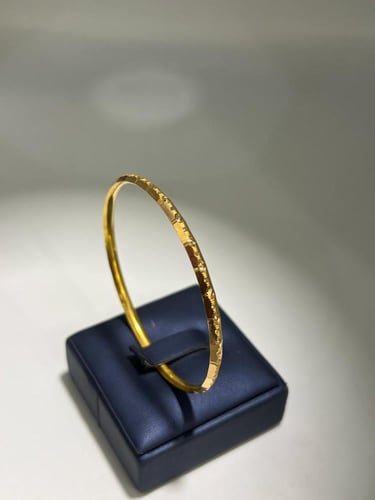 غوايش ذهب عيار21 فاخره و انيقه مقاس14 السعر للحبه...