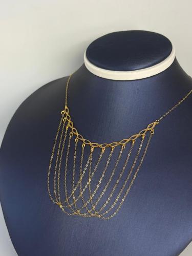 قلادة الدنتيل ناعمه و انيقه للهدايا وزن 1.95 بوابة...