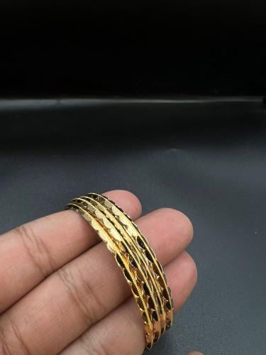 غوايش فاخره و انيقه ذهب عيار٢١ بوابة.5 السعر للحبه