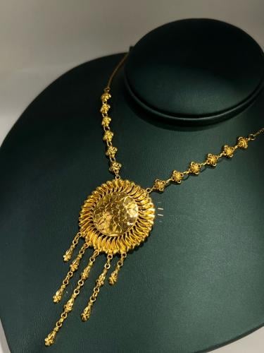 قلادة كرسي جاير ذهب عيار21 فاخره و مميزه لبس يومي...