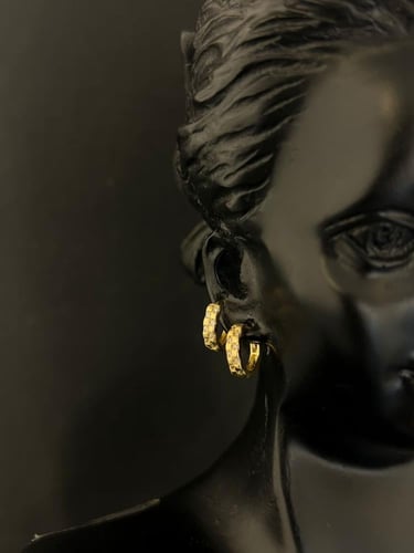 حلق ذهب عيار18 فاخر و مميز لبس يومي بوابة.4