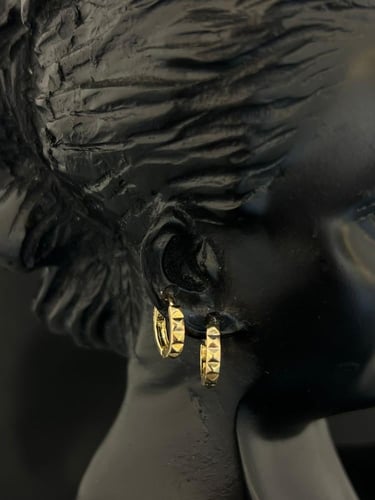 حلق ذهب عيار18 فاخر و مميز لبس يومي بوابة.4