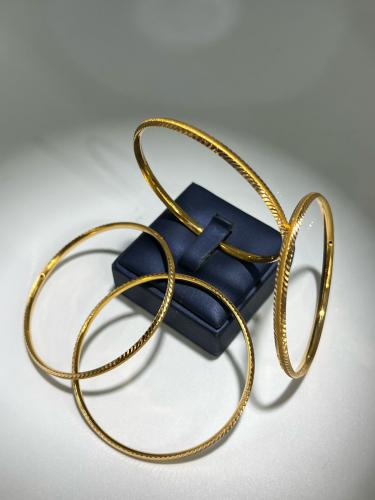 غوايش ذهب عيار21 فاخره و انيقه مقاس19 السعر للحبه...