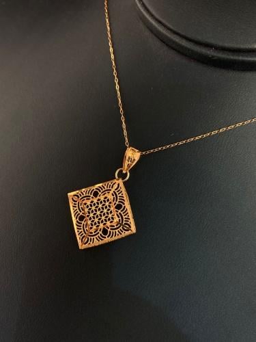 قلادة ذهب عيار21 فاخره و مميزه وزن 2.27 بوابة.4