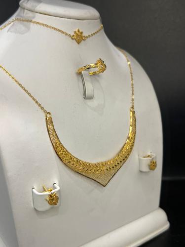 طقم غصن الزيتون فاخر و مميز للعروس وزن 8.86 مقاس ا...