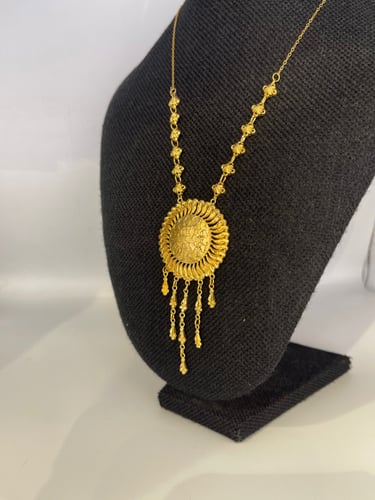 قلاده مميزه و انيق عيار21 الوزن 11.69