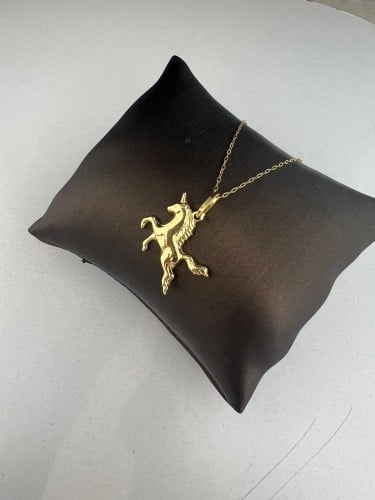 قلادة الحصان فاخره و انيقه ذهب عيار١٨