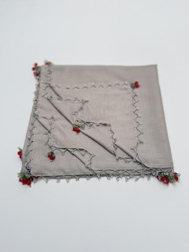 مدورة ومحرمة لون ومادي مطرزة