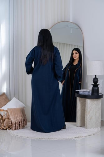 عباية خطّ الفخامة الكحلية