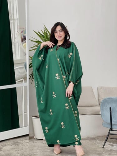 بشت فخر الوطن - تطريز السيفين والنخلة | متجر قلادت...