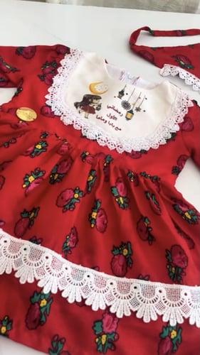 طقم بناتي شالكي بالدانتيل – إطلالة رمضان الناعمة