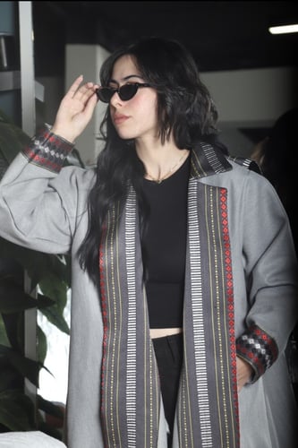 عباية السدو الشتوية – فخامة الجوخ الرمادي