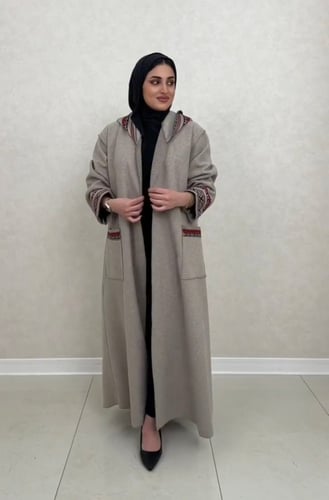 عباية تراث الشتاء بتطريز سدو فاخر
