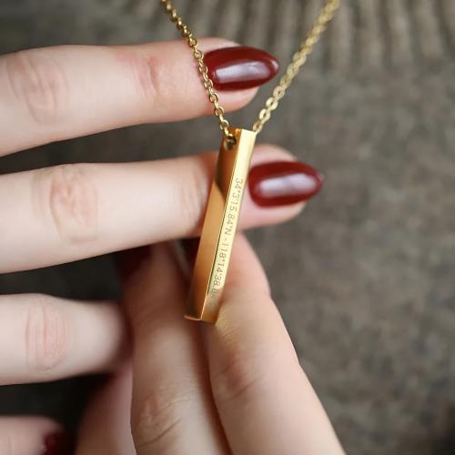 قلادة مميزه بتصميم اربع جهات